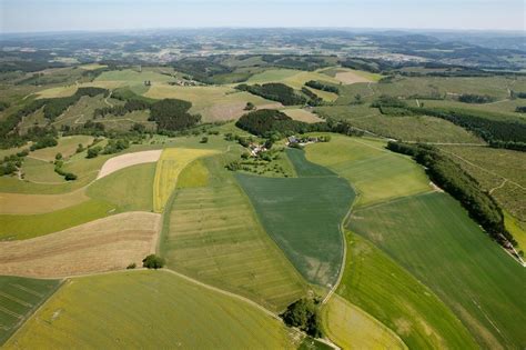 Hemer Von Oben Wiesen Und Feld Landschaft Bei Hemer Im Bundesland