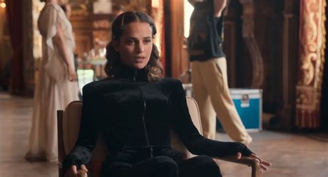 Irma Vep La Serie Di Olivier Assayas Con Alicia Vikander