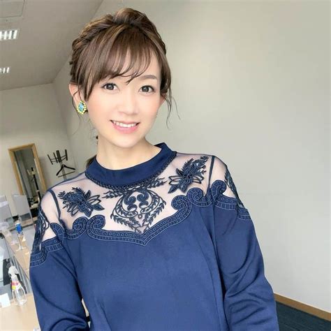 岡部玲子さんのインスタグラム写真 岡部玲子instagram 「本日の衣装とヘアアレンジ Andyoudressingroom