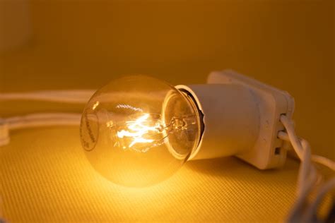 Paga até R 100 na fatura de luz Saiba como ZERAR o valor este