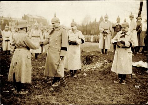 Foto Deutsche Soldaten in Uniform Ehrung Heerführer 1 WK Nr