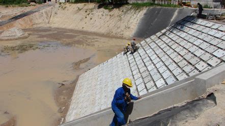 Obras de drenagem e pavimentação em Capim Macio serão visitadas pela