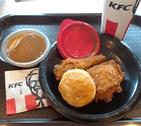 Lunch 8282018 Kfc Original Chicken Mashed Potatoes And Gravy