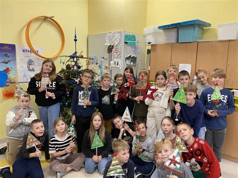 Tekturowe ozdoby świąteczne SZKOŁA PODSTAWOWA NR 7 IM HELENY RASZKI