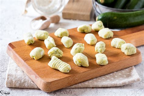 GNOCCHI DI ZUCCHINE Ricette Gnocchi Light Con Zucchine Nell Impasto