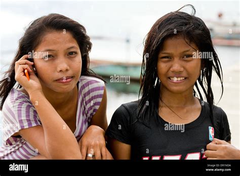 Young Girls In The Street In Manila Philippines Stock Photo Alamy