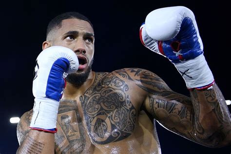 Tony Yoka Battu Aux Points Par Carlos Takam Paris Les Adeptes De La