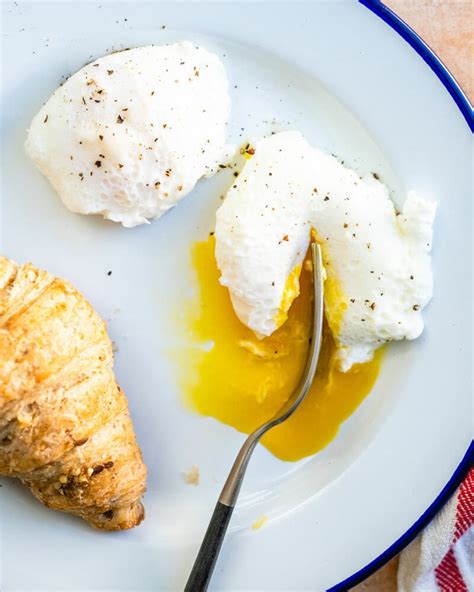 Poached Eggs How To Poach An Eggperfectly A Couple Cooks