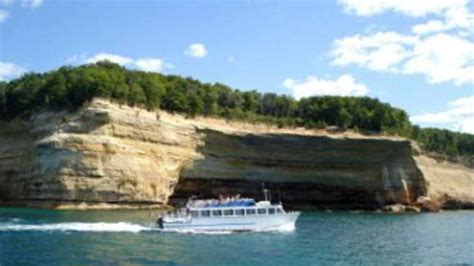 Boat Tours Of Pictured Rocks National Lakeshore - PictureMeta