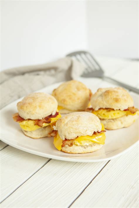 Simply Delicious Make Ahead Weight Watchers Breakfast Sandwiches - Low