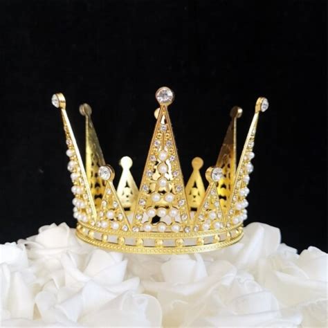 Tian Sweet 34036 Gd 32 Oz Gold Crown With White Pearls And Clear