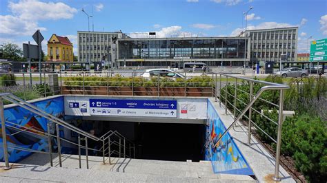 Blisko remontu kieleckiego dworca PKP i parkingu nad torami Będą też