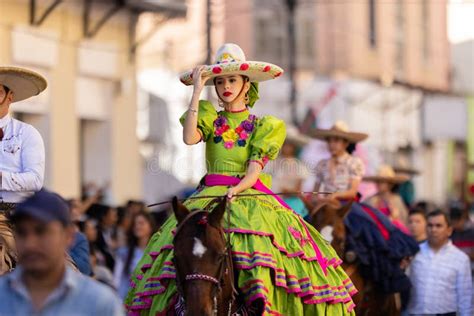 Desfile Del De Noviembre Editorial Photo Image Of Fiesta