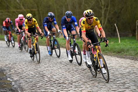 As It Happened Laporte Doubles Up On The Cobbles At Dwars Door