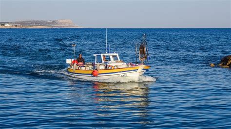 Barco De Pesca Porto Pescaria Foto Gratuita No Pixabay Pixabay