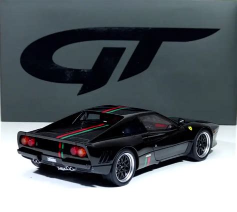 FERRARI 288 GTO V8 Baujahr 1984 Black Red Green Stripe 1 18 GT876 GT