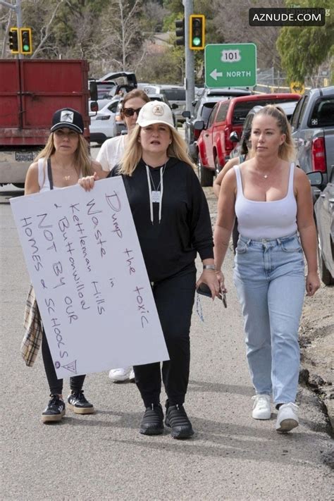 Kendra Wilkinson Sexy Spotted Showing Off Her Hot Nipples At Calabasas Landfill Protest Against