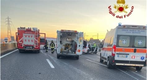 Doppio Incidente Sull A4 Schianto Tra Mezzi Pesanti Un Automobilista