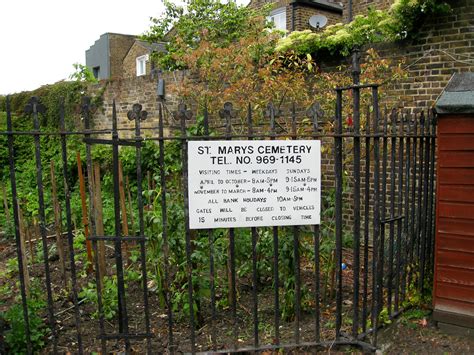 St. Mary's Roman Catholic Cemetery in Kensal Green, Greater London ...