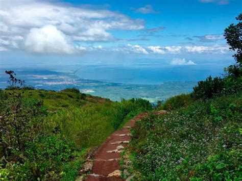 Mombacho Volcano Adventure | Nicaragua's Best Guides