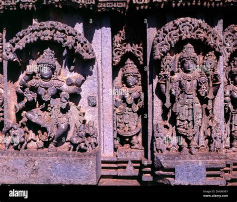 Tanzende Lakshmi Und Vishnu Im Parasanna Chennakeshava Tempel In