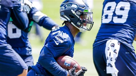 Seahawks Wary Of Walker Charbonnet Injuries As Camp Rolls On Espn