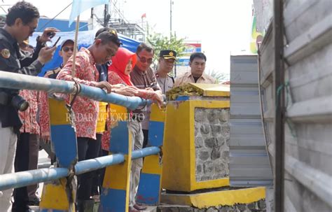 Instruksikan Normalisasi Dan Penertiban Jembatan Gerak Cepat Bupati