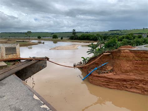 Sobe Para O N Mero De Mortes Em Decorr Ncia Das Fortes Chuvas Na Bahia