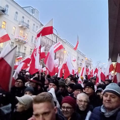 Na Marszu Wolnych Polak W G Os Wolszty Ski