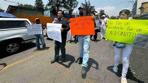 Padres Y Madres Marchan Por Muerte De Estudiante En El CCH Naucalpan