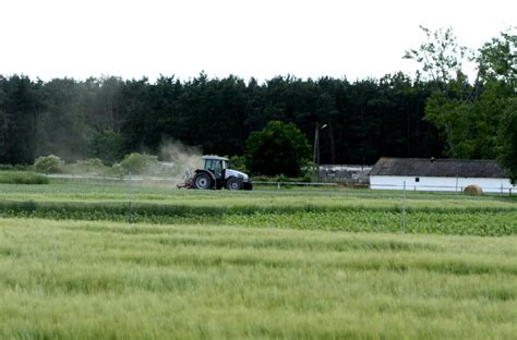 Emerytury dla rolników czy trzeba przepisać gospodarstwo żeby