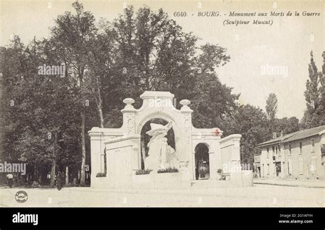 Monument Aux Mort De Bourg En Bresse Ain Stock Photo Alamy