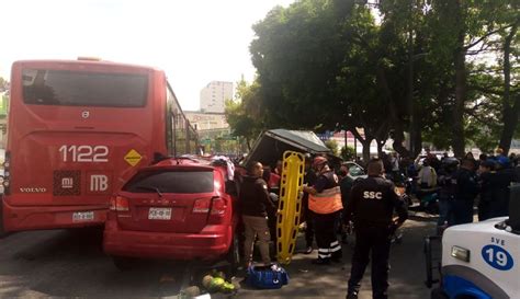 Accidente En Insurgentes Norte Metrobus Choque Múltiple En Insurgentes