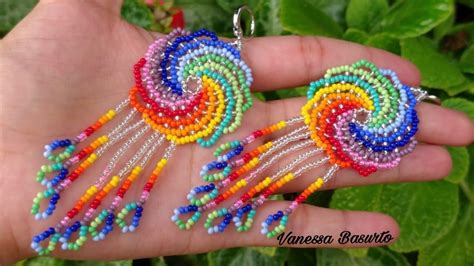 Aretes En Forma De Espiral Multicolor Hechos De Chaquiras Mostacillas