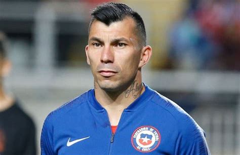 Mande Algo Rico Filtran Supuesta Chat Hot De Gary Medel Con