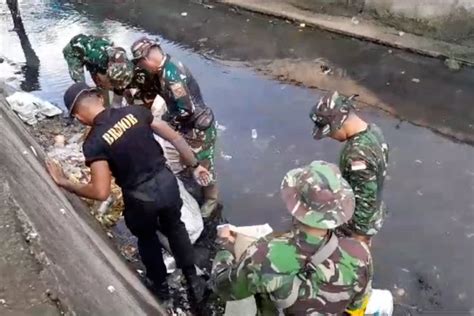 Respon Cepat Penanganan Sampah Kali Di Kota Ternate Antara News