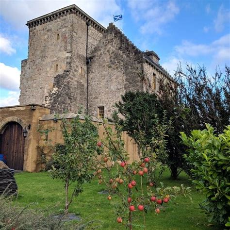 Johnstone Castle – Johnstone, Scotland - Atlas Obscura