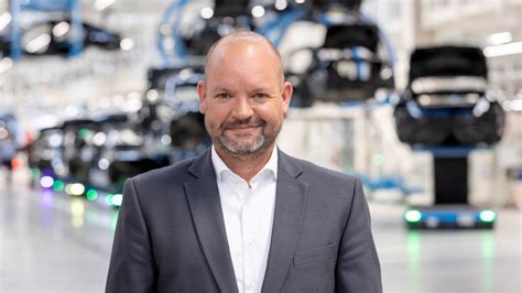 Daimler Jörg Burzer wird Supply Chain Vorstand DVZ