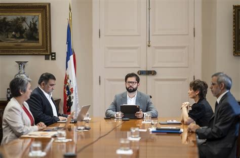 Presidente De La República Gabriel Boric Font Encabeza Comité Político Prensa Presidencia