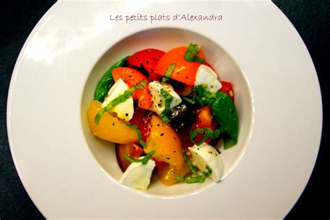 Salade De Tomates Multicolores Mozzarella Et Basilic Les Petits