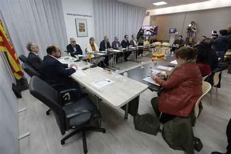 Fotos De La Ejecutiva Del Par En La Que Se Ha Votado La Destitución De