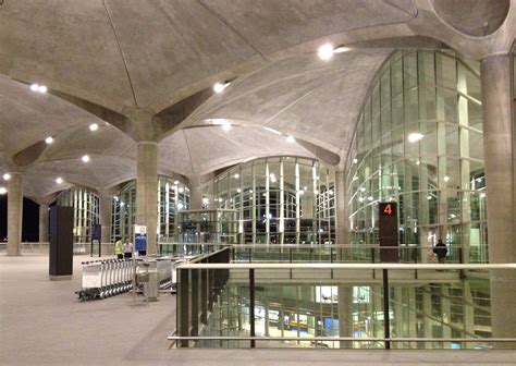 Aéroport international Queen Alia : Transport : Amman : Amman et le