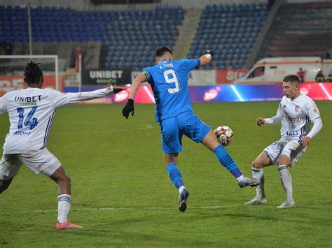 Playsport Eugen Neagoe a debutat cu o înfrângere la Universitatea