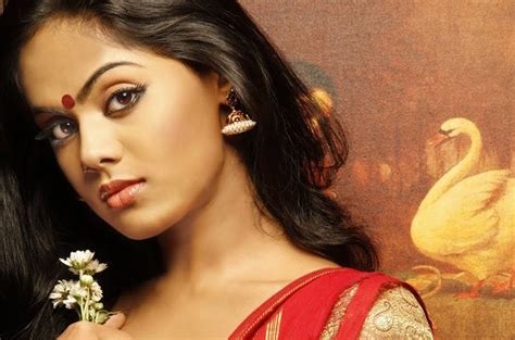 Chilly Hot Telugu Actress Karthika In Saree Photoshoot Mredginger S Red Chillies