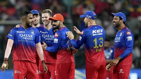 Rcb Vs Dc बेंगलुरु की लगातार 5वीं जीत दिल्ली को हराकर प्लेऑफ की रेस