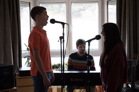 Clases De Canto Y Técnica Vocal Para Adolescentes Elizabeth Dolinska