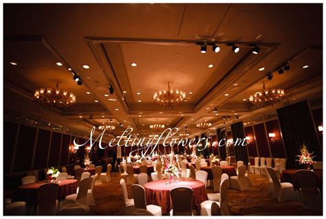 Classy And Elegant Banquet Hall Decorations | Wedding Decorations ...