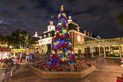 American Adventure Christmas Tree | Disney World Enthusiast