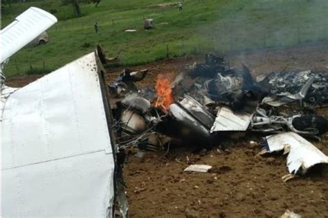 Jornal Correio Avião De Pequeno Porte Cai Em São Sebastião Do Passé