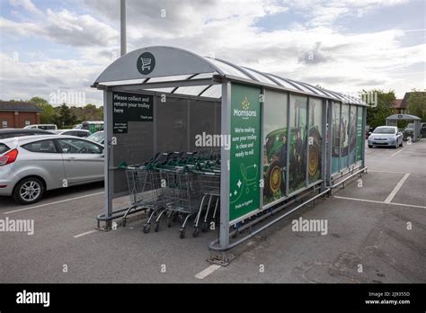 Grocery Trolley Bay Hi Res Stock Photography And Images Alamy